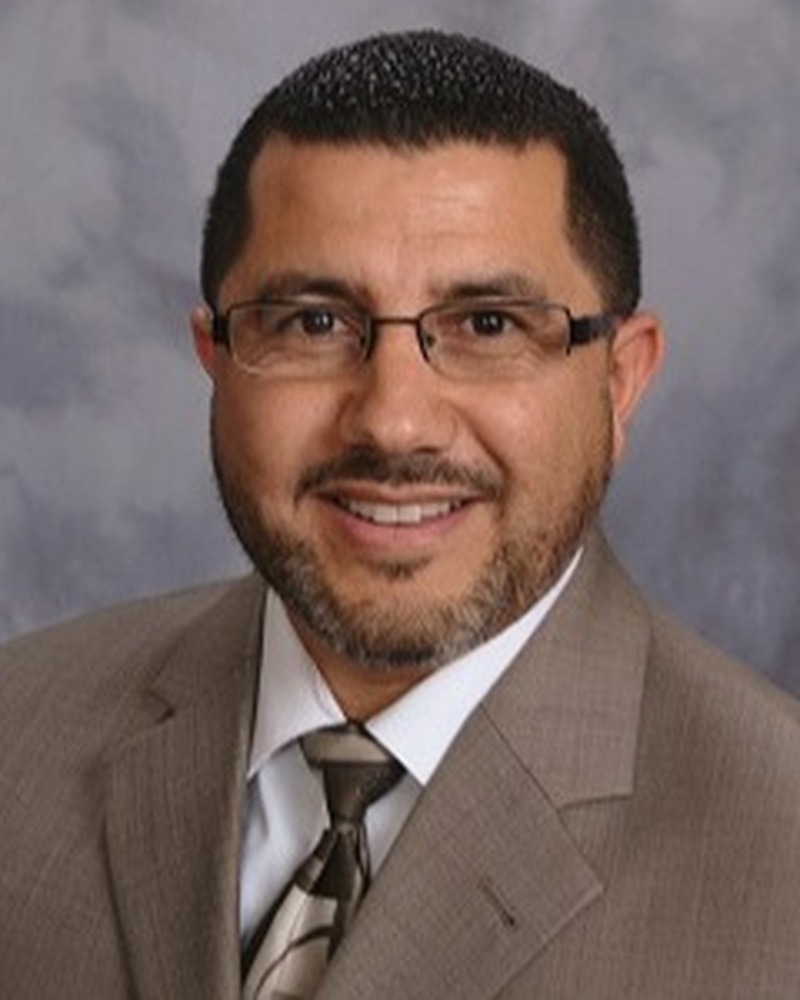 Julian Morales, Qualifying Broker